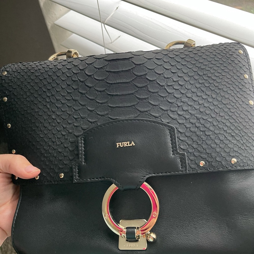 FURLA reversible handbag - Picture 2 of 8